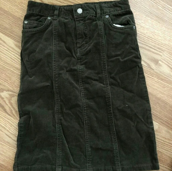 Green Skirt - Picture 1 of 2